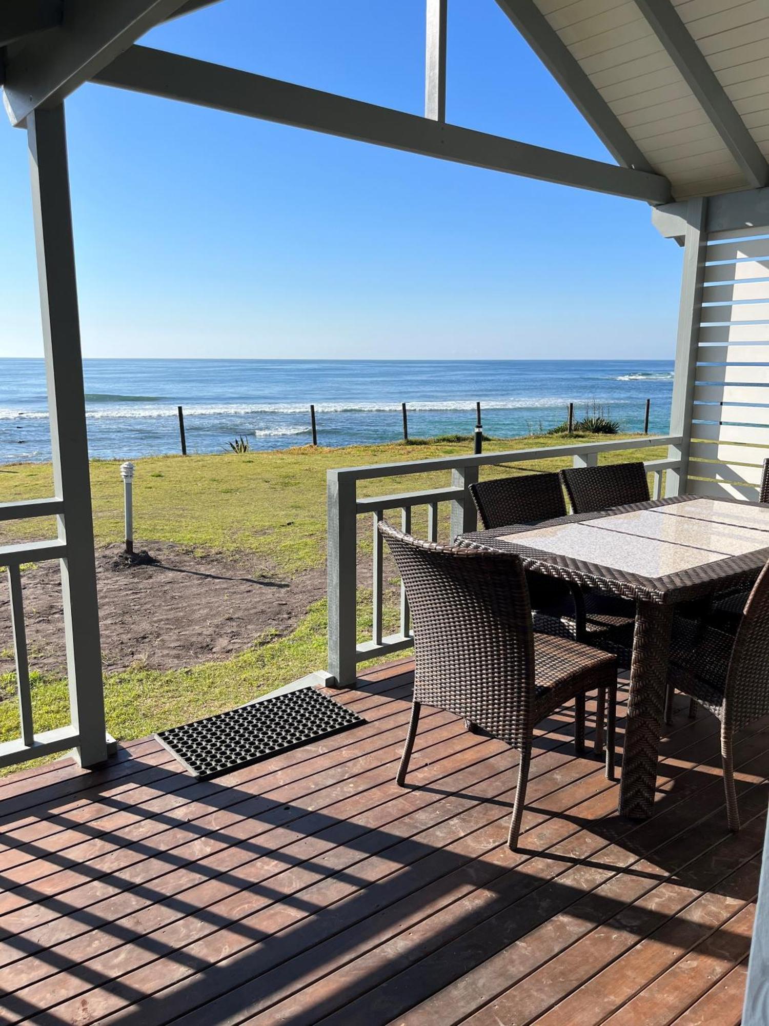 Blue Lagoon Beach Resort Bateau Bay Exterior foto