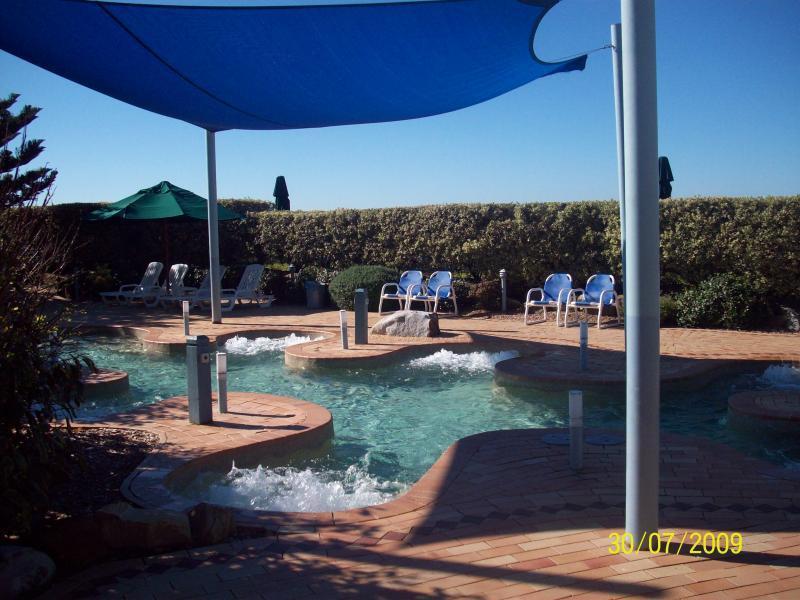 Blue Lagoon Beach Resort Bateau Bay Exterior foto